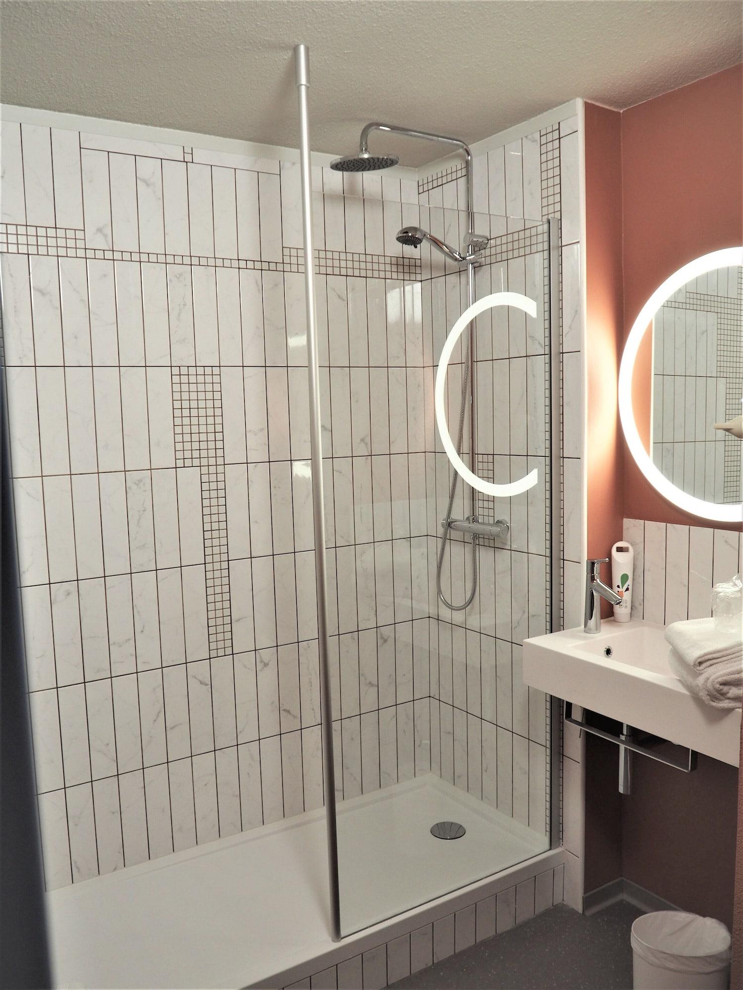 Ibis Styles Le Mans Gare Sud Hotel Kültér fotó