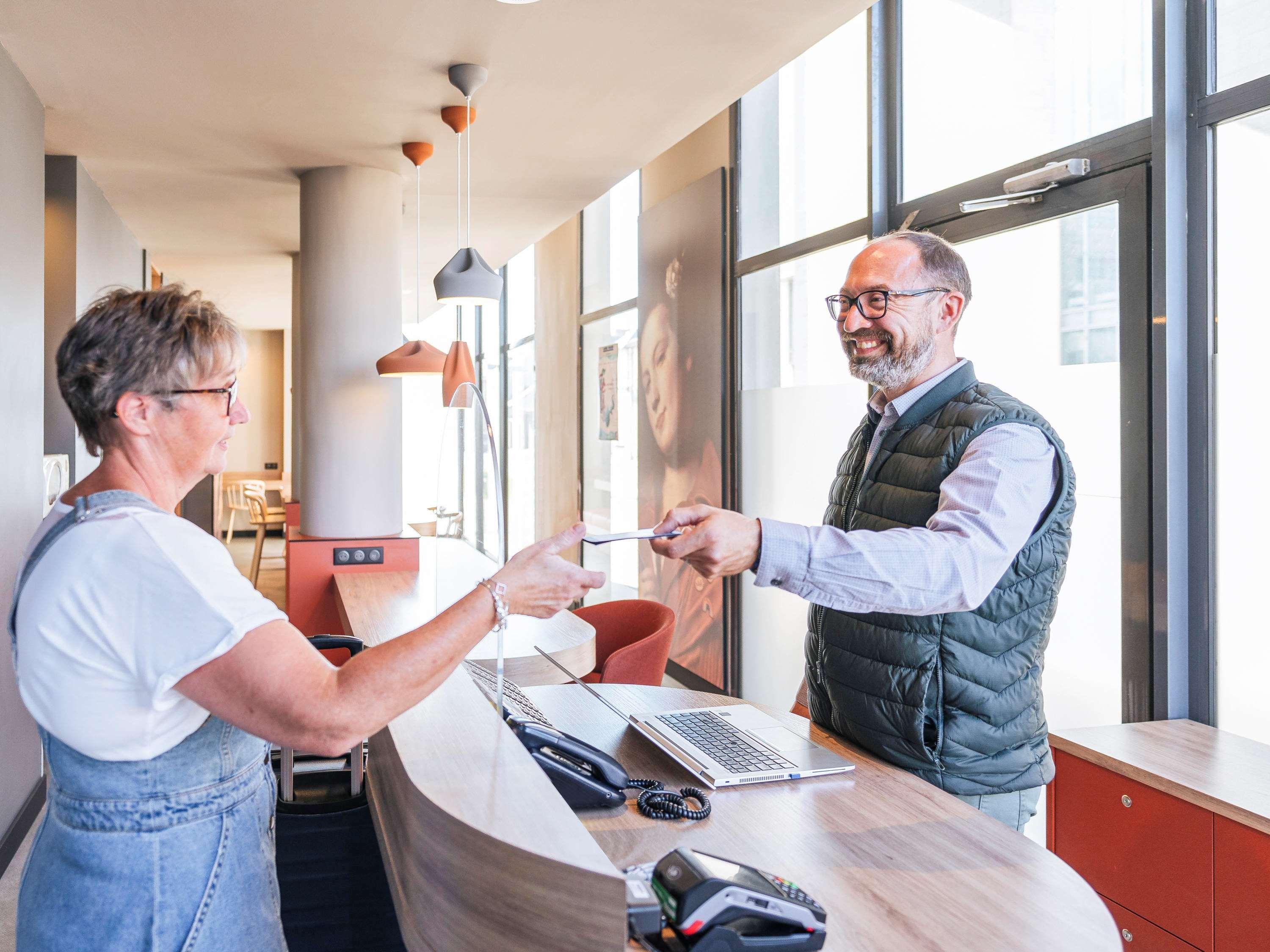 Ibis Styles Le Mans Gare Sud Hotel Kültér fotó